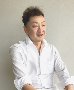 代表取締役　村上晃弘